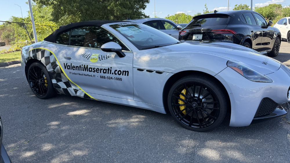 Signs and vehicle wraps gallery image